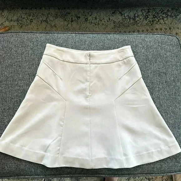 NWT Size 4 cream/beige flowy skirt from Express - Picture 4 of 4